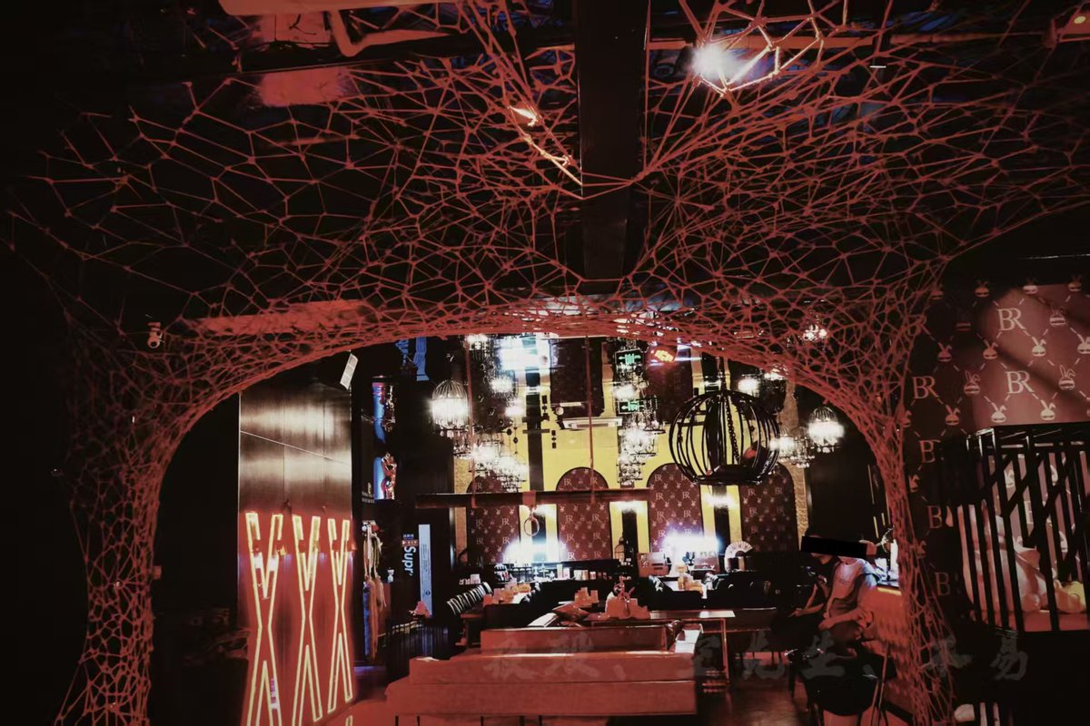 这么快已经完工一个月了
默默的纪念一下吧

🕸蜘蛛进来了都得打开导航...

⛩场地：济南荆棘兔
🪢捆工：夜陌，空先生，不易