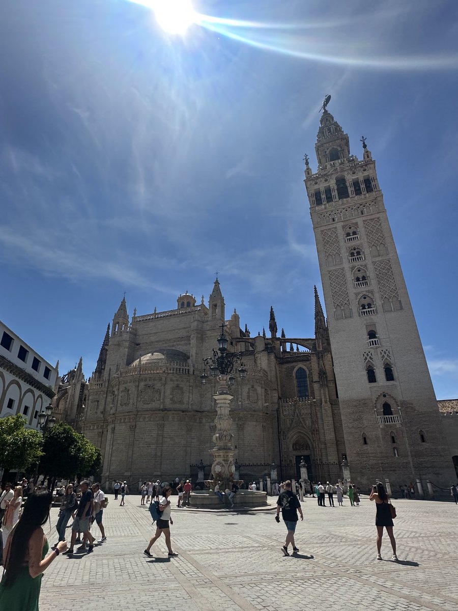 Gmfdsr's tweet photo. A #Sevilla siempre hay que volver. Da igual el motivo. Mi #GMFOnTour2025 llega a #Show7 @InterestelarSev #Day1 con un tiempo espectacular https://t.co/P6ysf8OEwD