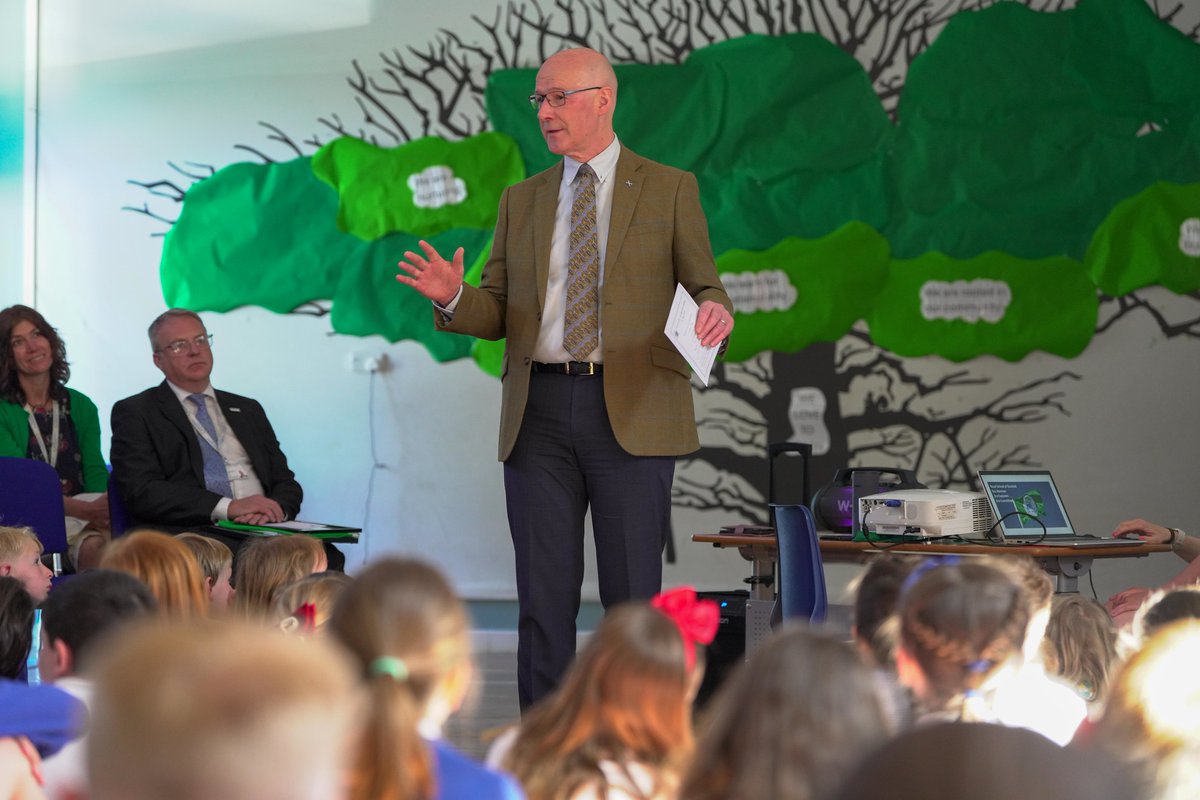 First Minister (@scotgovfm) on Twitter photo First Minister <a href="/JohnSwinney/">John Swinney</a> visited <a href="/RoyalDunkeldPS/">The Royal School of Dunkeld</a> to congratulate pupils and teachers on an historic award in recognition of their environmental work 🏆🌍
We are investing a further £700k to support climate education and engagement this year: gov.scot/news/supportin… First Minister <a href="/JohnSwinney/">John Swinney</a> visited <a href="/RoyalDunkeldPS/">The Royal School of Dunkeld</a> to congratulate pupils and teachers on an historic award in recognition of their environmental work 🏆🌍
We are investing a further £700k to support climate education and engagement this year: gov.scot/news/supportin…