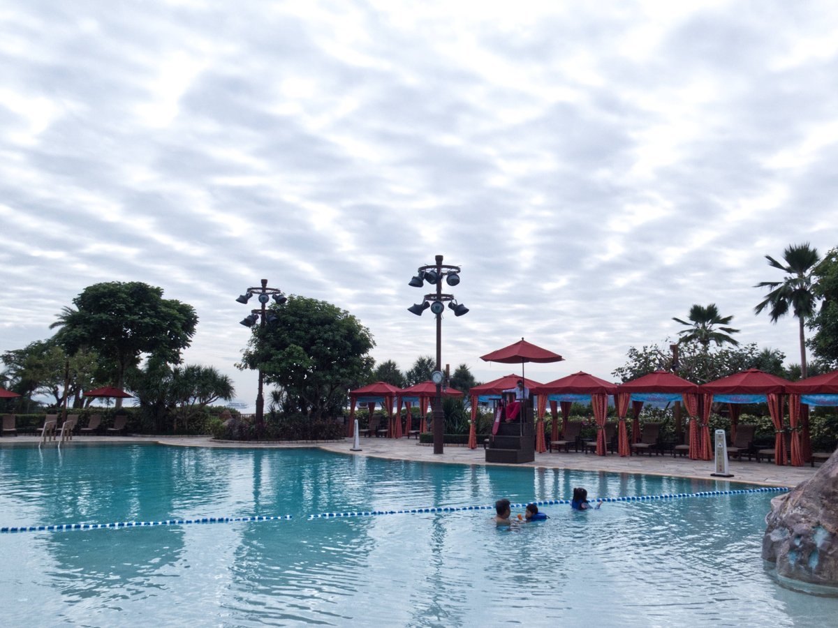MorteJude's tweet photo. @parthosarathi_b A weekend dip in a pool never hurt, Partho π
#Photography #weekendworthy https://t.co/WX3gg6IM9M