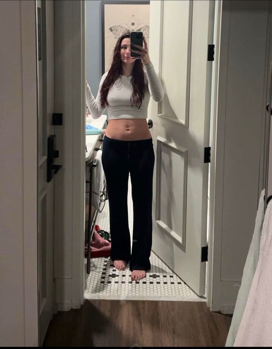 Juliaapic0's tweet image. I&apos;m a Trump supporting independent woman and nobody sees my posts. ☺️

If you see this post, drop 🇺🇸 

#GodBlessPresidentTrump #IFBAP