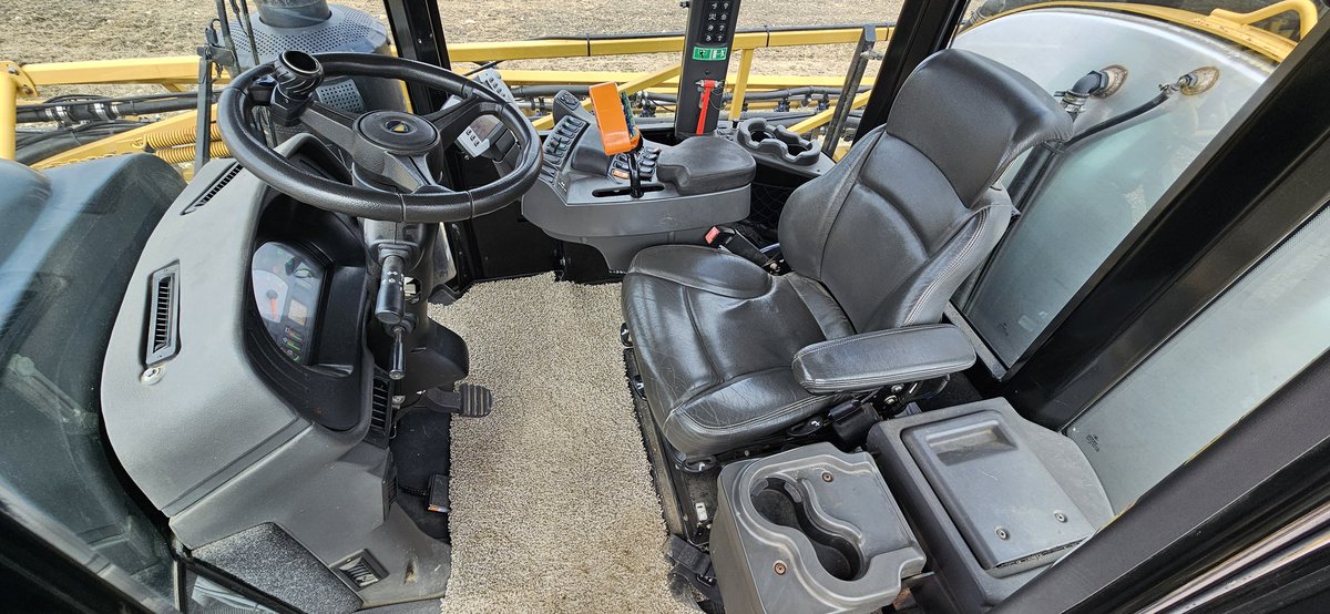 Rogator 1100B For sale. 2015, 4240 hrs and counting still using it a bit,100' booms,10" spacing,ag leader display,3" front and side fill,$115,000 CDN