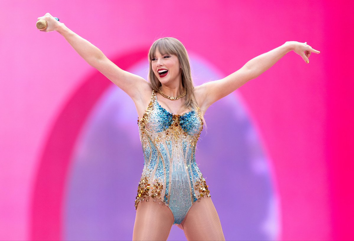 LucasSa56947288's tweet image. Raise your hand 🙋🏾♂️ if you stand with Taylor Swift.
