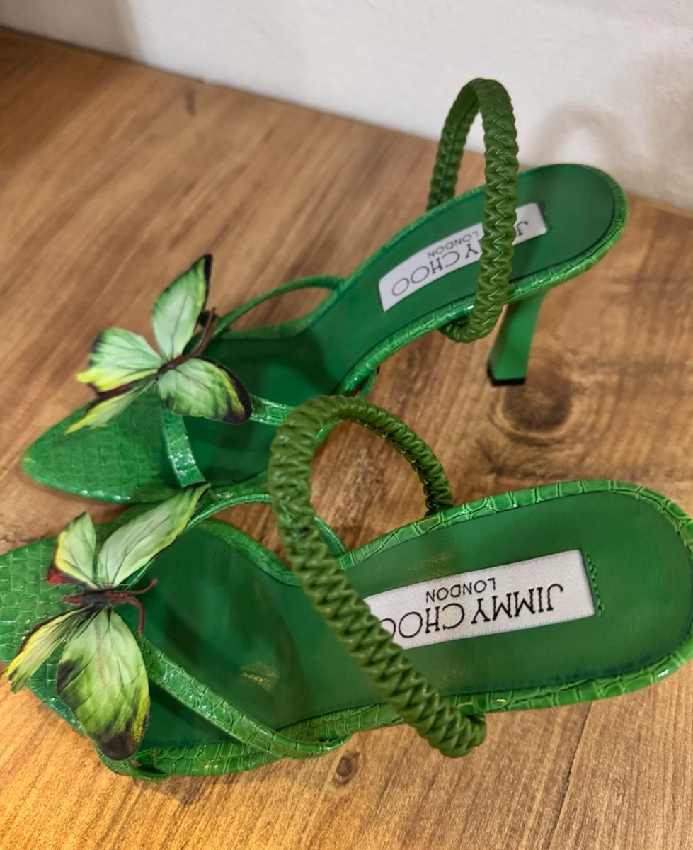 Kizlarr hepiniz böyle ayakkabilari seviyorsunuz diye getirdim ama sanırım battım destek olur musunuz kesfete düşsün 🥹 #kadingirisimci