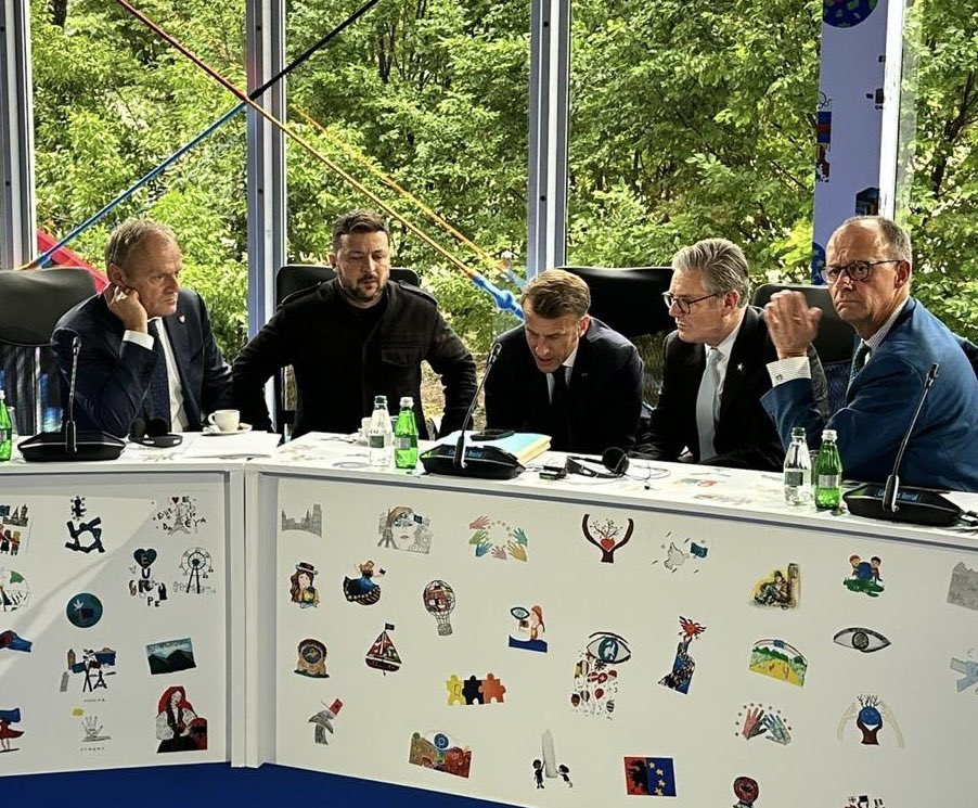 Kolejna rozmowa naszej Piątki (PL, DE, FR, UA, UK) i połączenie z prezydentem Trumpem. Rosjanie w Stambule de facto zerwali negocjacje i odmówili przerwania ognia. Czas zwiększyć presję.