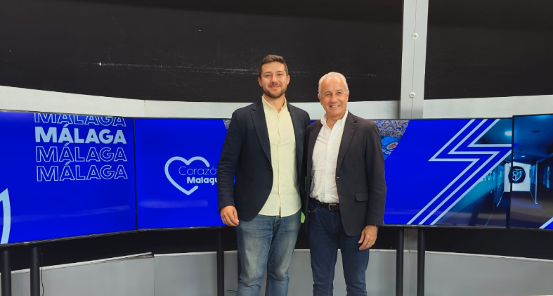 CorazonMLG's tweet photo. 💚🩶💙 ¡Te esperamos esta noche con la mejor previa del @MalagaCF - @RealSporting y una amplia entrevista a @ErnestoSalido, CEO del @JTorremolinosCF!

📺 2⃣2⃣:3⃣0⃣ en @7TVMalaga https://t.co/gBNVYESG4T