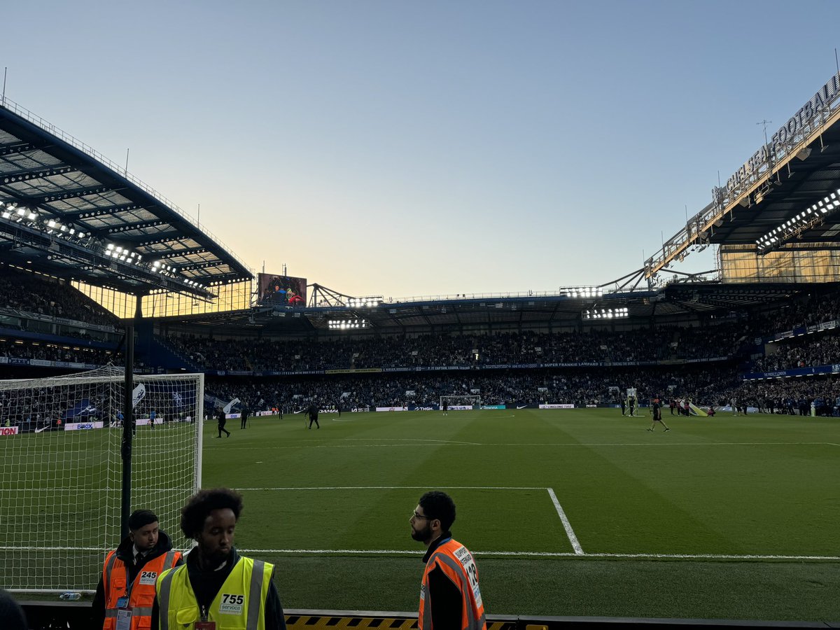 MUFC Away Days (@mufcaways_) on Twitter photo 