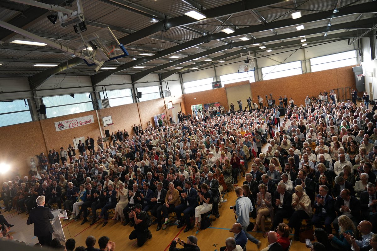 1500 personnes venues soutenir Laurent Wauquiez à Jonage ce soir 🔥🇫🇷