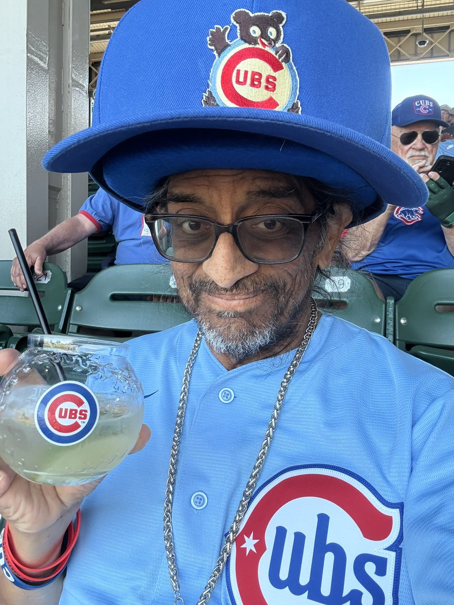 jworldmann's tweet photo. It’s that time of year! #TheCrossTownClassic 
@Wrigley So U know I had 2 B here.
Beautiful day 4 a ballgame. #BeHereForIt
#VamosCubs #BeatTheWhiteSox 
@Cubs @EliseMenaker @Miguelsvoice @ColeWright @DeportesMoreno @PatandRon670 @BCB_Sara @WatchMarquee @ClarktheCub @omarramoslive https://t.co/m06KlDv9Pz