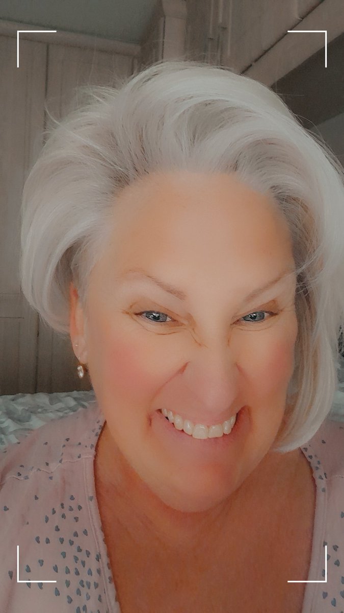 Nice hair, don't care. It was a bit of time for me. Feel like a princess for around a few hours. But it is worth it . 💋😍💯❤️