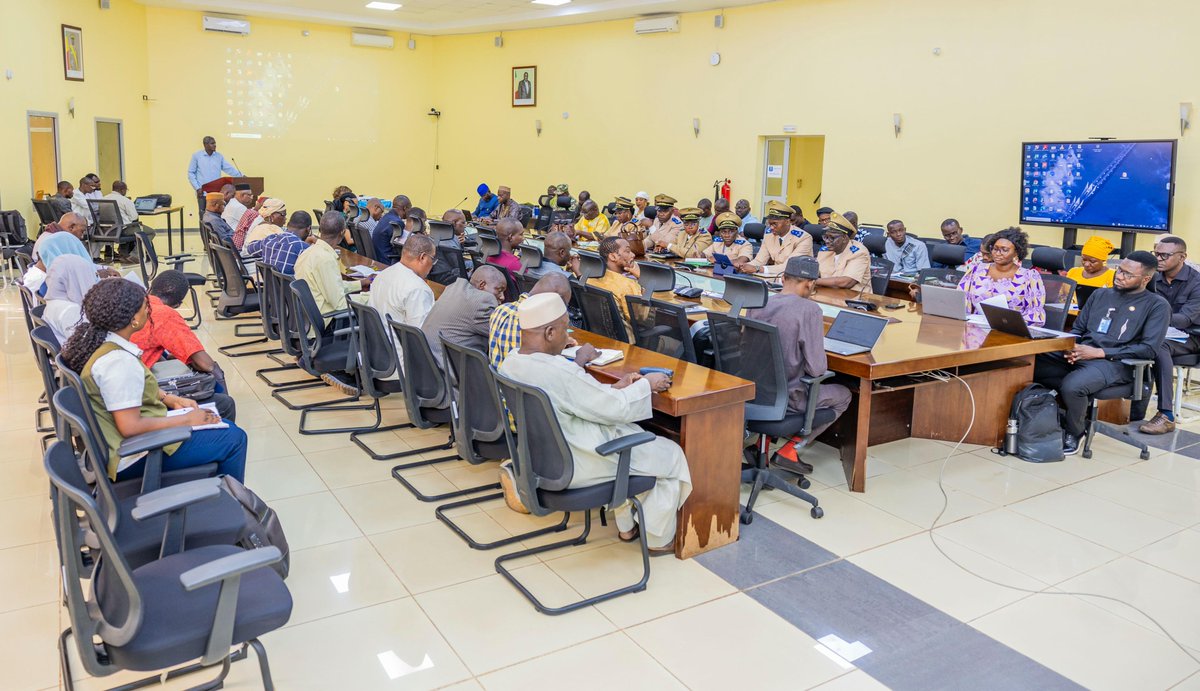 PNUDMALI's tweet image. Le document du projet « Ville Durable GEF-8 » a été validé au niveau national à l’issue de deux jours d’atelier (14-15 mai 2025) à Bamako.
Il vise à transformer durablement la ville : infrastructures vertes, financement, transports, environnement.
#GEF8 #VilleDurable #Mali #ODD