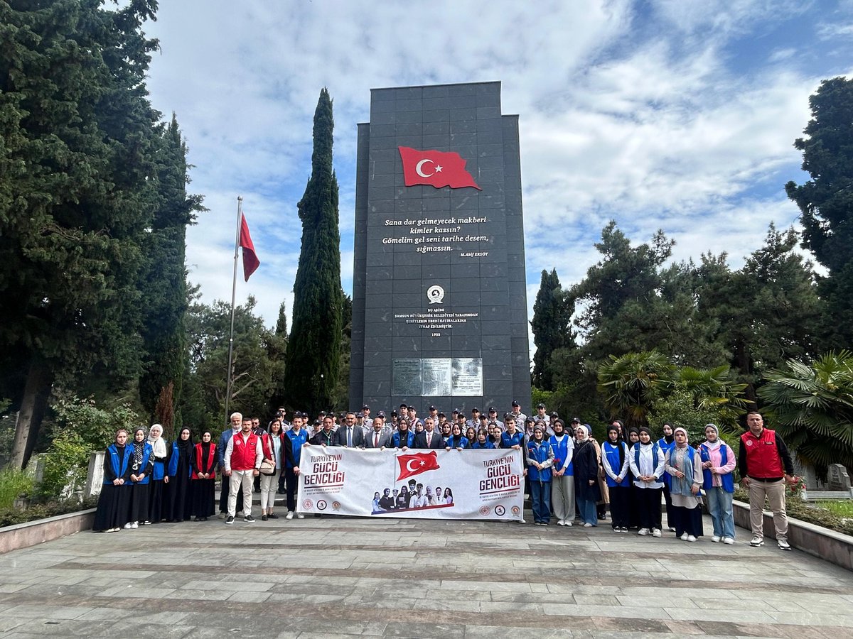 #GençlikHaftasında gençler şehitlerini unutmadı...

#GsbHepYanında