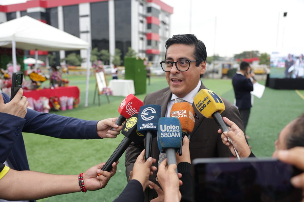 🤝| Celebramos los 4 años de la <a href="/UbeEcuador/">UBE | Universidad Bolivariana Del Ecuador</a> un proyecto valiente y profundamente transformador para el sistema de educación superior del país.

Desde el <a href="/CES_Ec/">CES</a> reconocemos el compromiso de una universidad que nació en Durán con la convicción de que educar es también construir