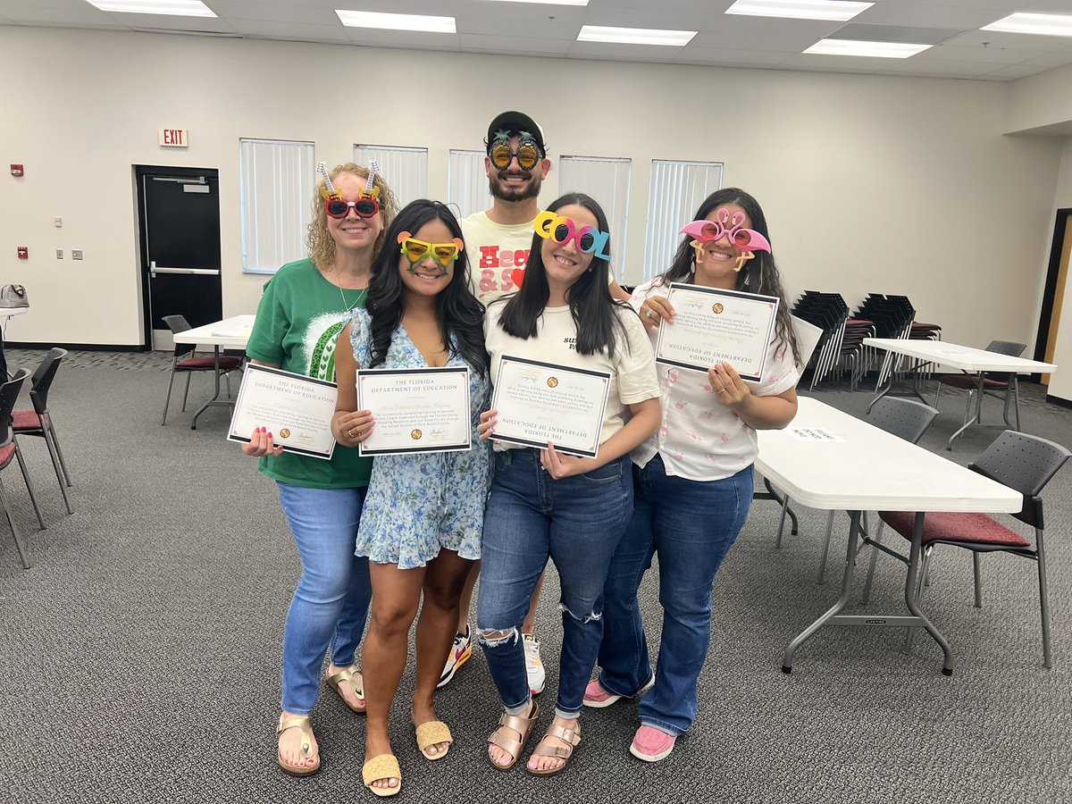 Amanda Morreale (@amorrealespes) on Twitter photo Officially finished our Literacy Coach Endorsement! It was an amazing year, learning, collaborating, and building new relationships! So thankful for this opportunity <a href="/MissRamirezLGES/">MissRamirez</a> <a href="/JenSkoblicki/">Jennifer Skoblicki, NBCT</a> Officially finished our Literacy Coach Endorsement! It was an amazing year, learning, collaborating, and building new relationships! So thankful for this opportunity <a href="/MissRamirezLGES/">MissRamirez</a> <a href="/JenSkoblicki/">Jennifer Skoblicki, NBCT</a>