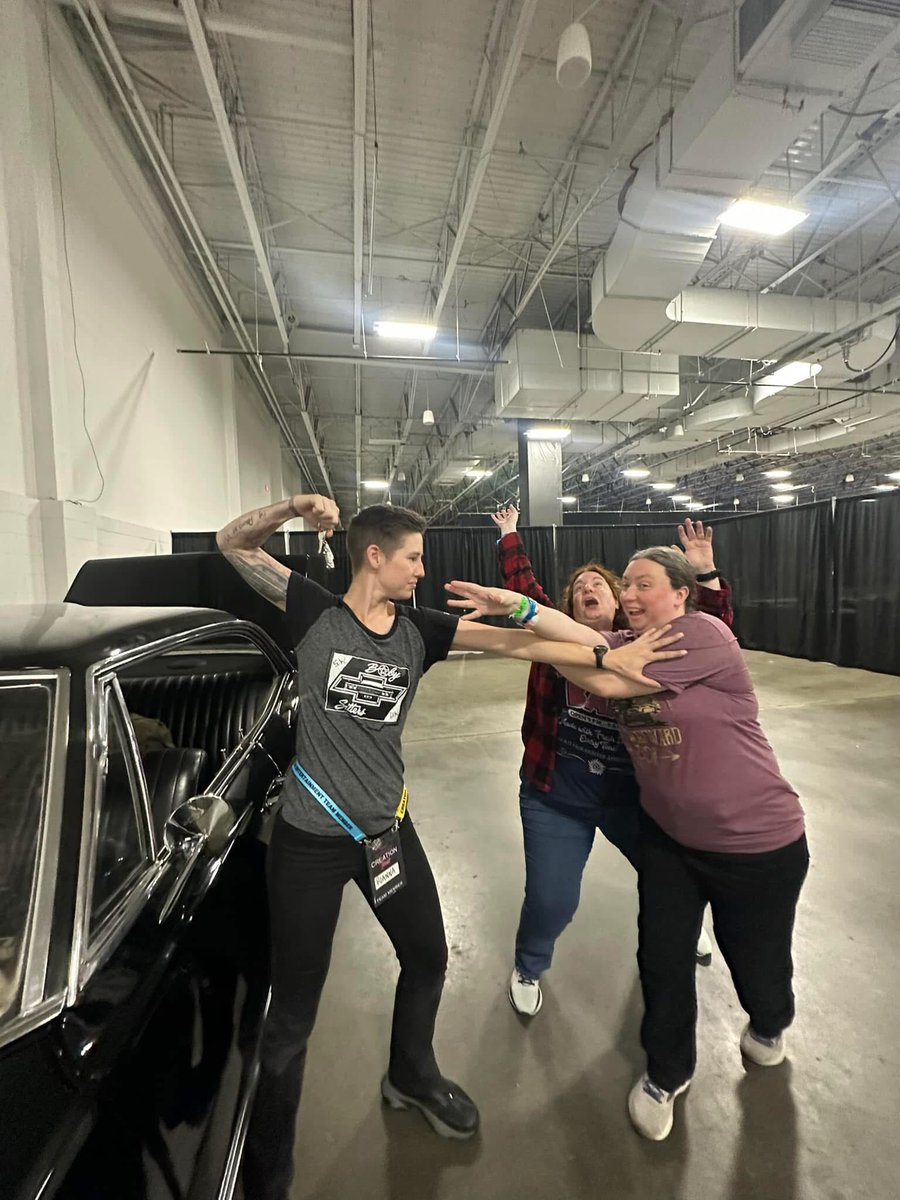 MageMistress's tweet photo. Don’t worry @jarpad, your Baby is well protected at #SPNNJ by the @CreationEnt staff! @JensenAckles https://t.co/gkTTDDKOUQ