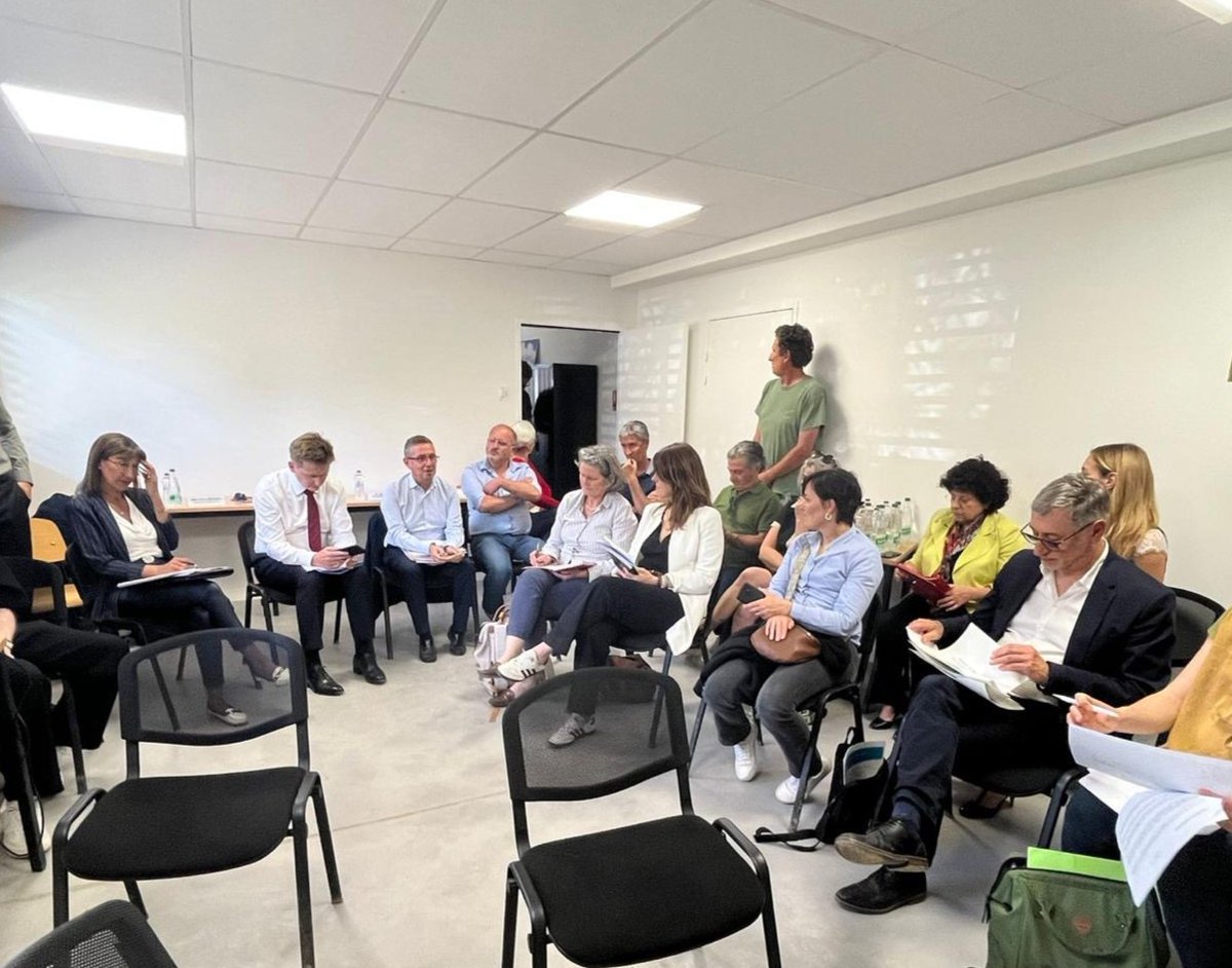 🌱 𝗦𝘂𝗶𝘁𝗲 𝗱𝗲 𝗹𝗮 𝘃𝗶𝘀𝗶𝘁𝗲 𝗺𝗮𝗿𝗮𝗶̂𝗰𝗵𝗲̀𝗿𝗲 : 𝗿𝗲́𝘂𝗻𝗶𝗼𝗻 𝗱𝗲 𝘁𝗿𝗮𝘃𝗮𝗶𝗹 𝘀𝘂𝗿 𝗹’𝗲𝗺𝗽𝗹𝗼𝗶 𝘀𝗮𝗶𝘀𝗼𝗻𝗻𝗶𝗲𝗿 👥

Suite de la visite de la filière maraîchère et 𝗿𝗲́𝘂𝗻𝗶𝗼𝗻 𝗱𝗲 𝘁𝗿𝗮𝘃𝗮𝗶𝗹 avec la Chambre d’agriculture de l’Hérault, le