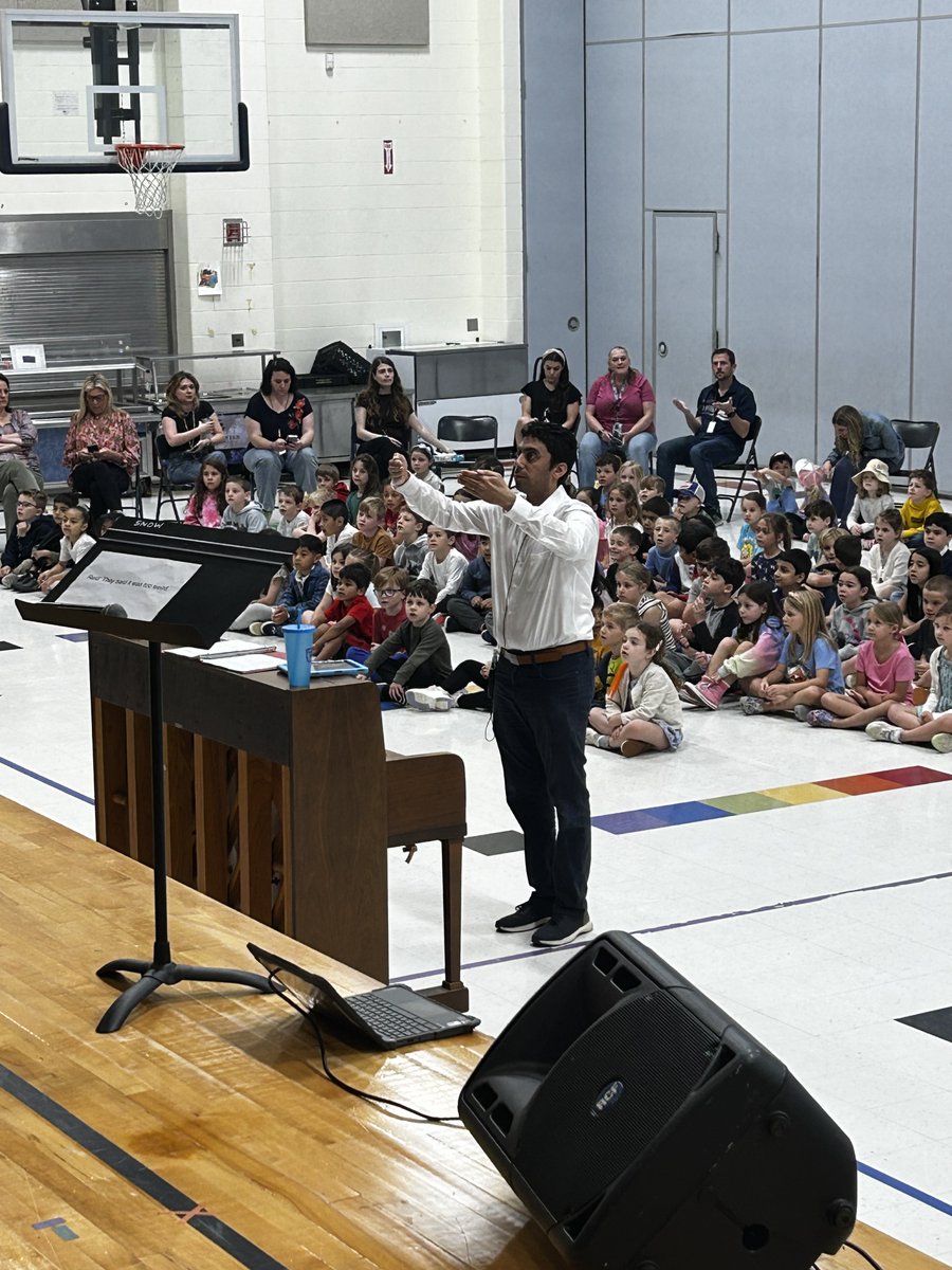 DickersonSchool's tweet image. Thank you Mr. Lawrence for a fantastic 2nd grade concert! #tryeverything #changetheworld