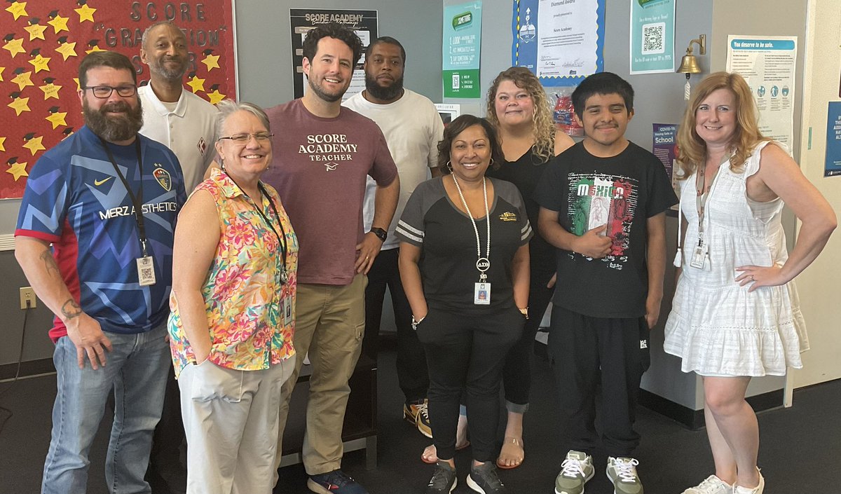 Mr. Robinson tweet media