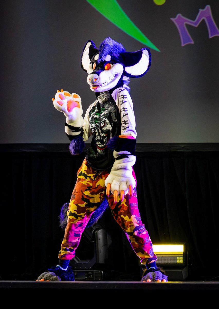 0jxe0's tweet photo. Photos from Furnal Equinox 2025 by Zento_photo and Lufis #fursuit #fursona #furry https://t.co/mRpi0fOgyc