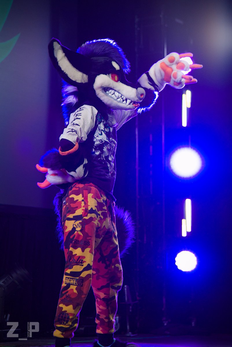 0jxe0's tweet photo. Photos from Furnal Equinox 2025 by Zento_photo and Lufis #fursuit #fursona #furry https://t.co/mRpi0fOgyc