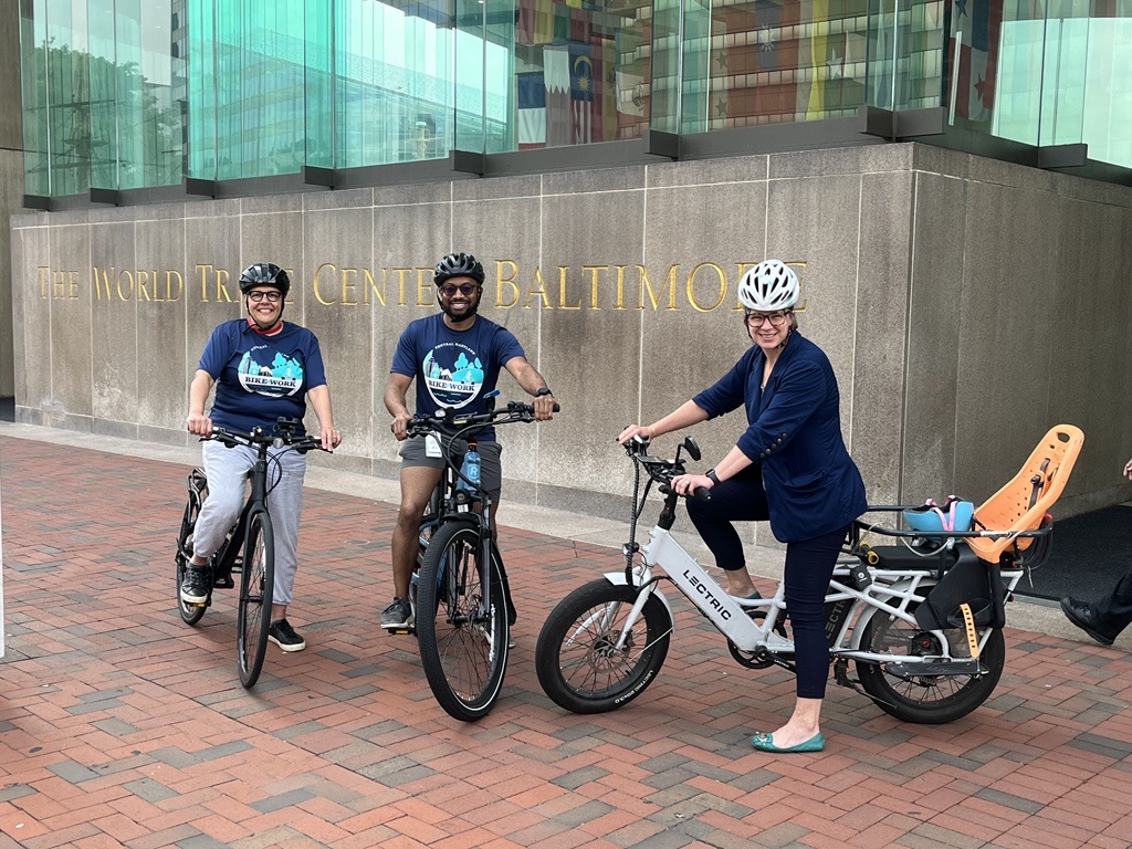 redlinemaryland's tweet image. It's Bike to Work Day! 🚲
Red Line Team members Laura, Jerome and Caitlin are among our staff who regularly bike into work and around town. Be sure to read our latest blog post about biking + transit: redlinemaryland.com/blog/2025/05/1…