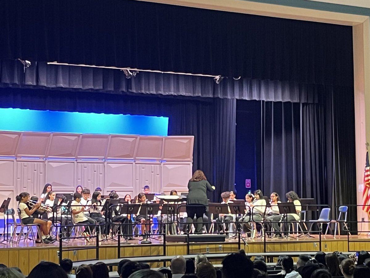 Janet Gaynor-Matonti (@dhsbandtigers) on Twitter photo Such a busy week for concerts!! The North Dover Elementary Band and Choir did a fantastic job last night!! Congratulations to all the students and their teachers, Ms. Andrews and Ms. Carney!! <a href="/LJaime13/">Luis A. Jaime</a> <a href="/north_dover/">North Dover Elementary School</a> <a href="/PublicDover/">Dover Public Schools</a> Such a busy week for concerts!! The North Dover Elementary Band and Choir did a fantastic job last night!! Congratulations to all the students and their teachers, Ms. Andrews and Ms. Carney!! <a href="/LJaime13/">Luis A. Jaime</a> <a href="/north_dover/">North Dover Elementary School</a> <a href="/PublicDover/">Dover Public Schools</a>