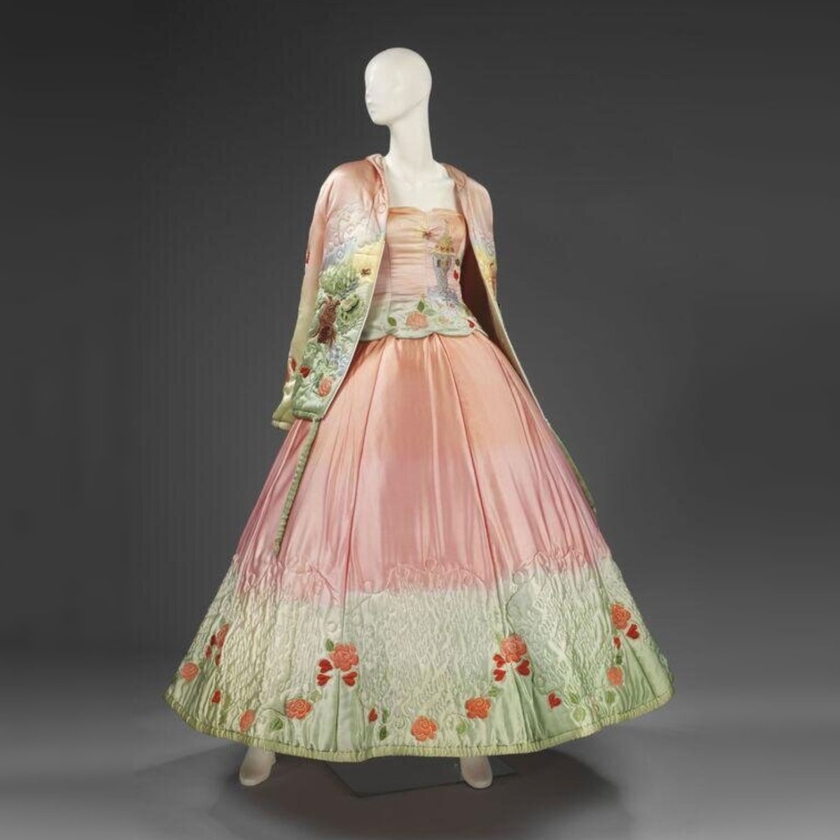 Evening dress designed by British designer Cindy Beadman, late 1970s.

Photo credit: Victoria &amp; Albert Museum