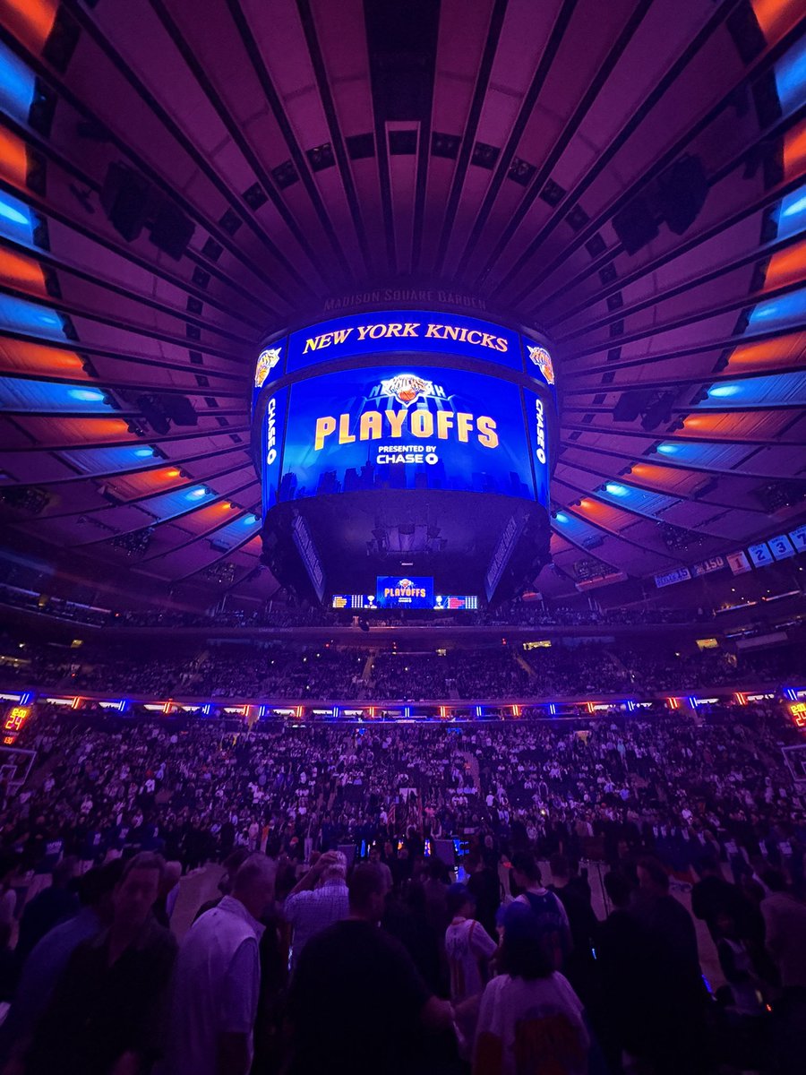 KnickShowYo tweet media