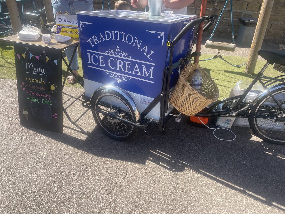 WCofESLT's tweet photo. Ice creams all round to celebrate the end of SATs 🍦 https://t.co/jQkhxyMNYP