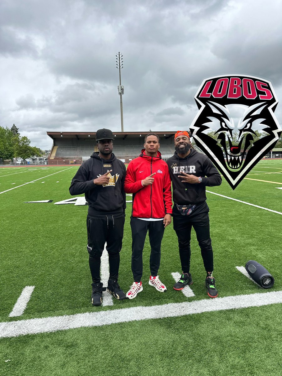 Reggie Jones (@regjones20) on Twitter photo S/O to coach <a href="/ColinLockett15/">Coach Lock 💎</a> from the University of #NewMexicoLobos for stopping by to talk about our guys.
One of the real ones in the game.🫡
#ThisIsHEIR 👑 // #BowDown 👑 // #HeirFootball 👑 //#HeirBoyz 🗣👑 // S/O to coach <a href="/ColinLockett15/">Coach Lock 💎</a> from the University of #NewMexicoLobos for stopping by to talk about our guys.
One of the real ones in the game.🫡
#ThisIsHEIR 👑 // #BowDown 👑 // #HeirFootball 👑 //#HeirBoyz 🗣👑 //