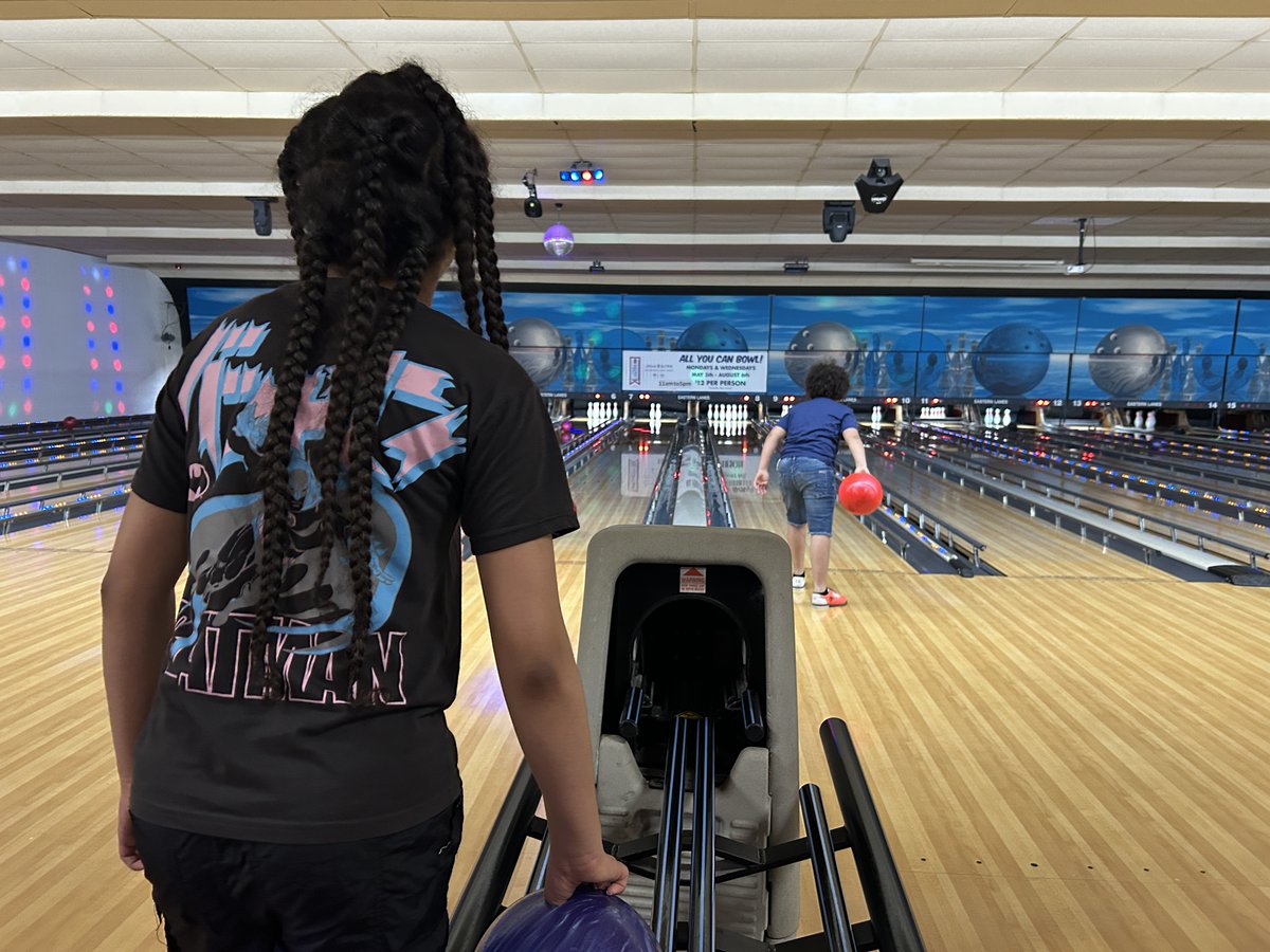 Middletown City Schools (@middletownoh) on Twitter photo 🎳 STRIKE-ing Success at <a href="/RosaPTweets/">Rosa Parks Elementary School</a>!
🎉 Students who showed their "PRIDE Inside" all year long got to celebrate their hard work with a fun-filled bowling trip to Eastern Lanes!
#MiddieRising 🎳 STRIKE-ing Success at <a href="/RosaPTweets/">Rosa Parks Elementary School</a>!
🎉 Students who showed their "PRIDE Inside" all year long got to celebrate their hard work with a fun-filled bowling trip to Eastern Lanes!
#MiddieRising