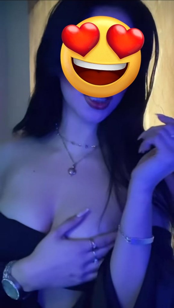 somos2oriente's tweet photo. Alguna pareja que se nos quiera unir para mañana sabado a un inter o soft 😈. . . Qué pareja podría acompañarnos??? Dejaré algo por aquí porque me sentí sexy 😊 https://t.co/gu0rPKO7Jb