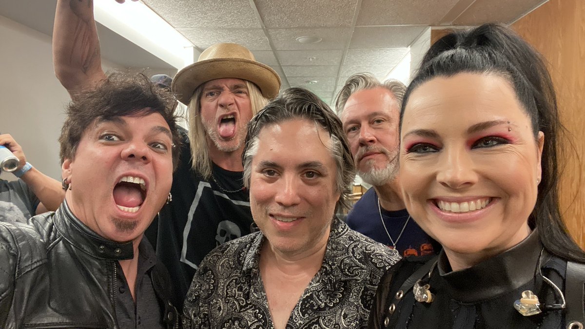 JackAndradMusic's tweet photo. What a super #fun time with #great #friends thank you @Troy__McLawhorn and @evanescence for the hospitality, it was a kick ass night!
#Evanescence 
#Concert 
#HollywoodBowl 
#RainbowBarAndGrill https://t.co/tJK81bnNqt