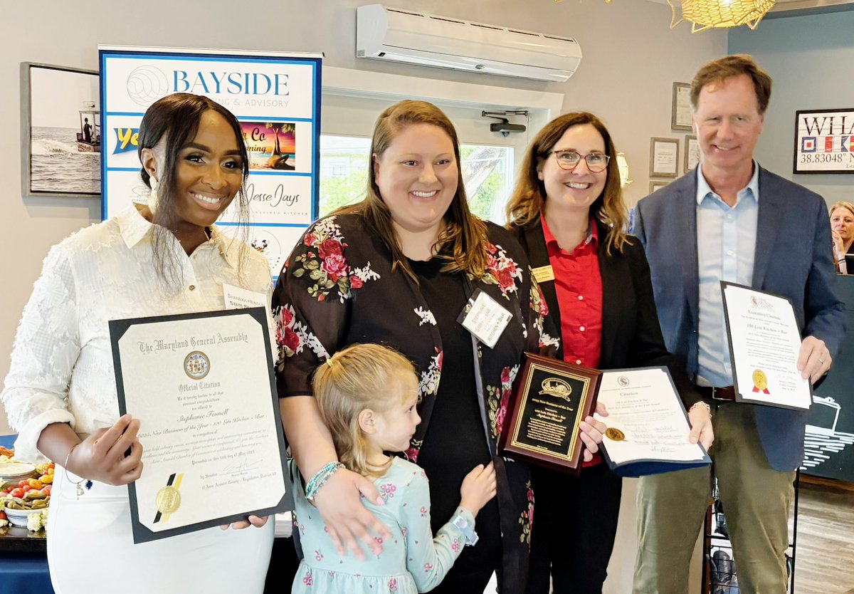 ShanekaHenson's tweet image. Honored to join the South AACO Chamber in celebrating our amazing small biz community with County Exec Pittman. Congrats to all the honorees—your work lifts us all! 💙 #SupportLocal #SoAnneArundel #ChamberStrong