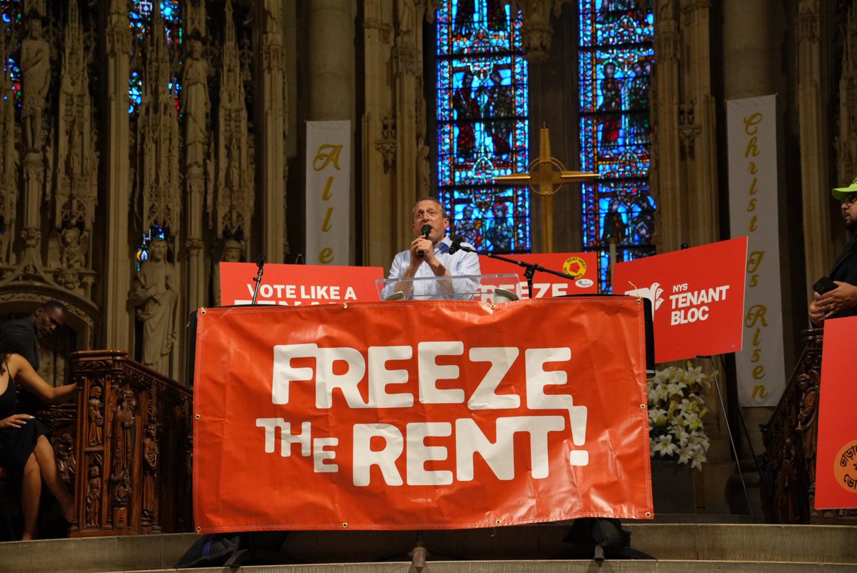 The Tenant/ El Inquilino (@tenantinquilino) on Twitter photo Tenants are the MAJORITY and if we vote together, we can elect a a mayor who will FREEZE THE RENTS🥶
Last night at Riverside Church, we rallied with <a href="/TenantBloc/">The NYS Tenant Bloc</a>, <a href="/ZohranKMamdani/">Zohran Kwame Mamdani</a> & <a href="/bradlander/">Brad Lander</a> to demand a RENT FREEZE.
📉 Landlords can afford it. Tenants can’t wait. Tenants are the MAJORITY and if we vote together, we can elect a a mayor who will FREEZE THE RENTS🥶
Last night at Riverside Church, we rallied with <a href="/TenantBloc/">The NYS Tenant Bloc</a>, <a href="/ZohranKMamdani/">Zohran Kwame Mamdani</a> & <a href="/bradlander/">Brad Lander</a> to demand a RENT FREEZE.
📉 Landlords can afford it. Tenants can’t wait.