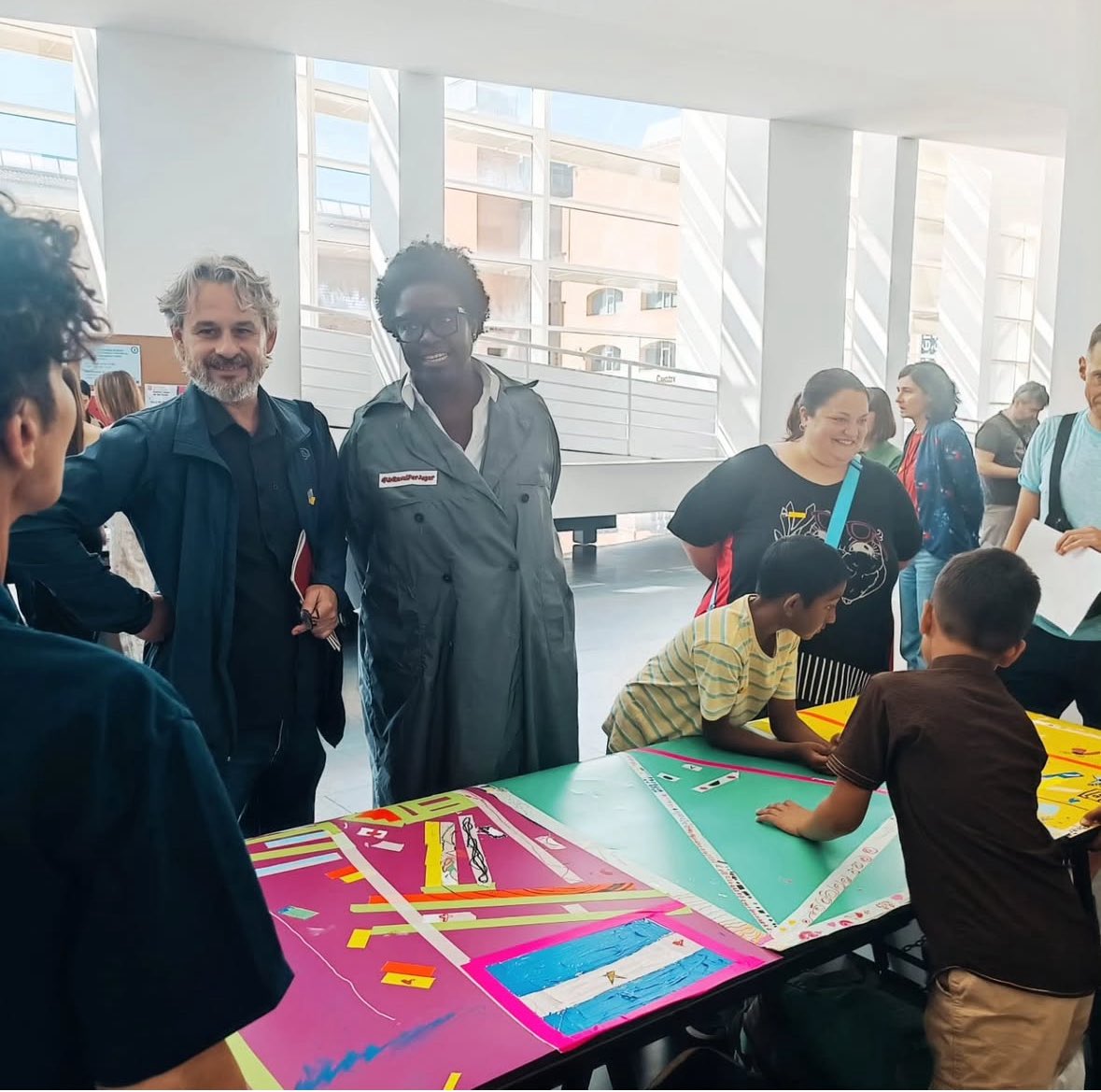 ieelisabets's tweet photo. Ha arribat el Gran Dia de la Cloenda de l' Apadrina. Segon de primaria, hem anat il.lusionats a la trobada per mostrar tota la feina creativa que hem fet amb l' equipament Santa Mònica i Lo Relacional. #centredartsantamonica
#macba https://t.co/mdjPYyrzdH