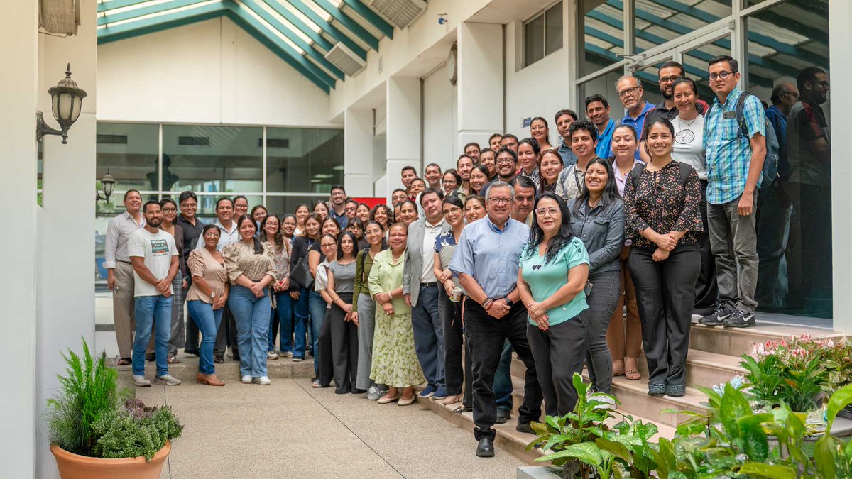 Centro de Investigaciones y Servicios Educativos tweet media