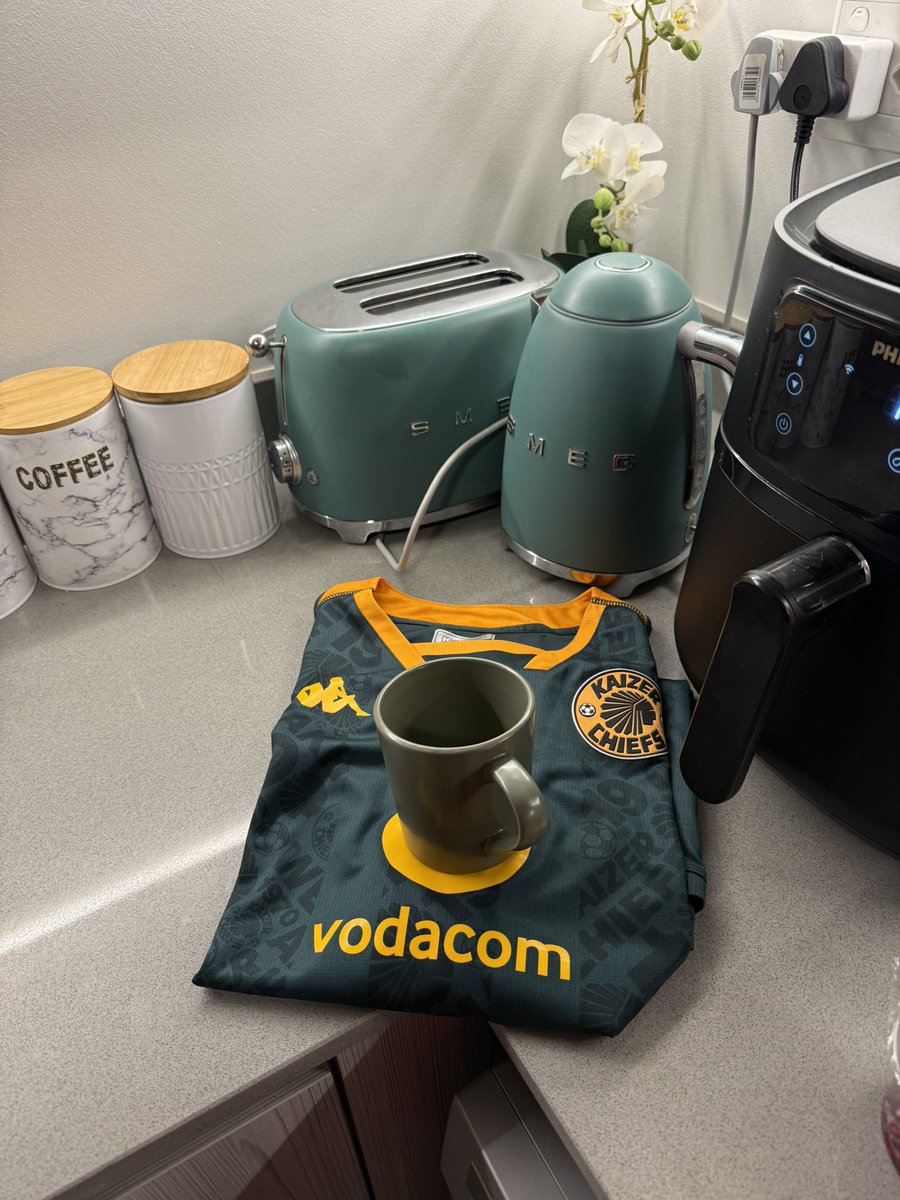 Thandubuntu tweet media