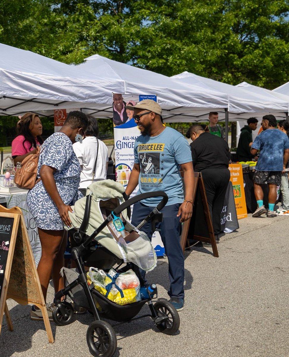 recatl_'s tweet photo. Fresh blooms &amp; good bites 🌸🍴
Join us this weekend for a build-your-own bouquet experience and chill in our Food Lounge with delicious eats from local vendors.

📍 Sat 10–3 | Sun 9–3 | https://t.co/ucDEkx0Uy2

#FarmersMarketVibes #SupportLocalATL #FreshAndLocal #MabletonEvents https://t.co/aQPBwZ5VwR