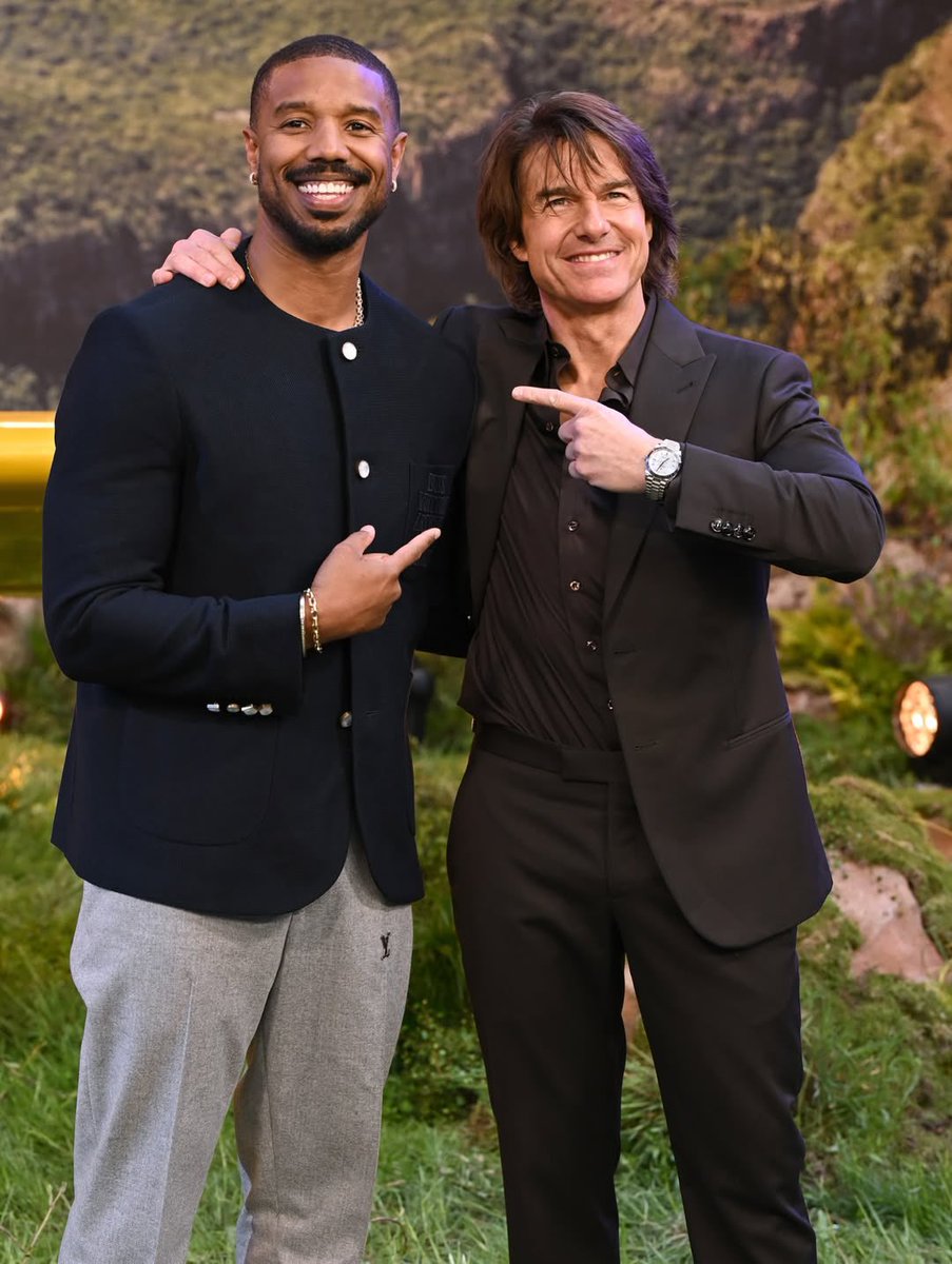 simonsaysdrip's tweet image. Michael B. Jordan shows support for Tom Cruise at the ‘Mission Impossible: Final Reckoning’ premiere, returning the love after Tom backed ‘Sinners.’ True mutual respect on the red carpet.
#MichaelBJordan #TomCruise #MissionImpossible #FinalReckoning #Sinners #RedCarpetMoments