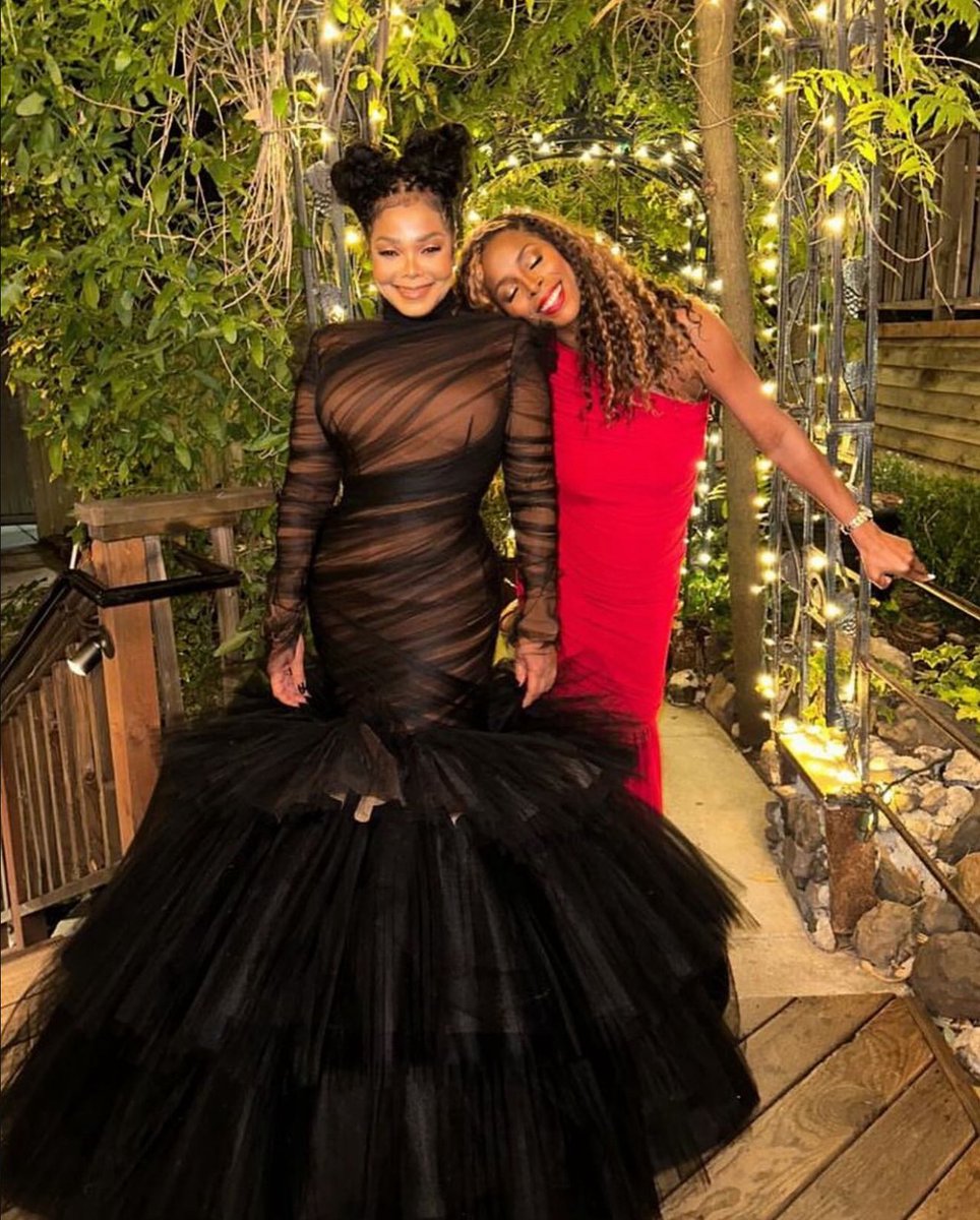 EnjoyMissJanet's tweet photo. BODYYYYY ⏳ https://t.co/tIocKNQ68x