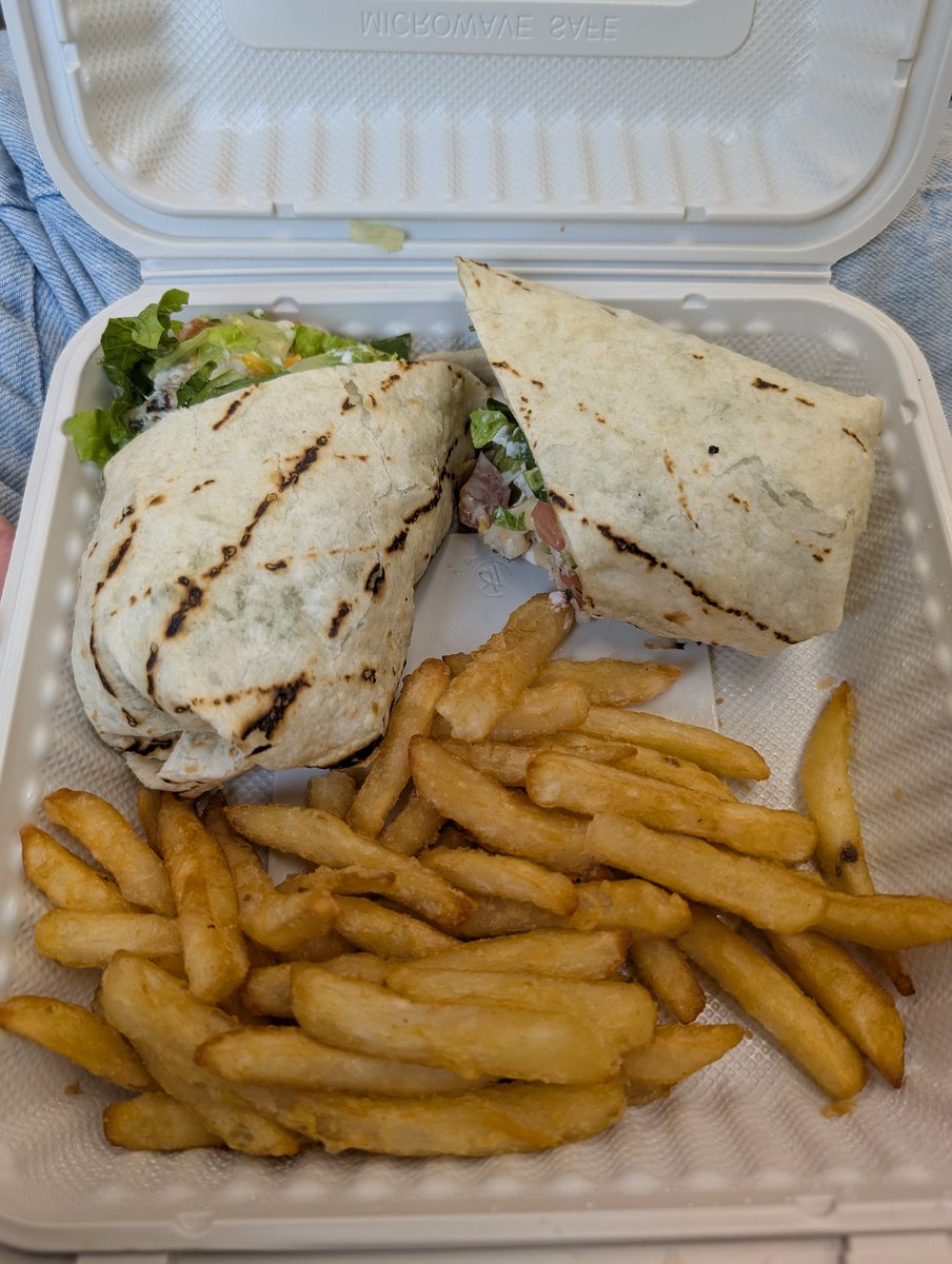 cruzfmyorkton's tweet photo. An awesome spread as always from Tapps Sports Lounge & Grill! And if you're in the mood for something fun, swing by 69 Broadway Street W tonight for Karaoke at 9pm!
#StaffLunch
https://t.co/lwGlsjHqHV https://t.co/sry1fbIecp