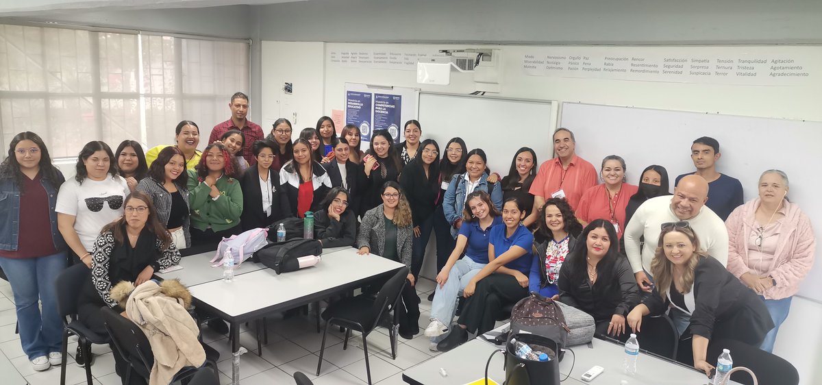 MarianaZugar's tweet photo. Lxs @TMejoredu hemos tenido la oportunidad de compartir talleres con maestras, maestros y estudiantes normalistas de diversas entidades federativas. Ver su dedicación y compromiso es inspirador. Aquí en Chihuahua.
#DíaDelMaestro
#MEJOREDU
#CertezaLaboral https://t.co/GmUjfFRZnI