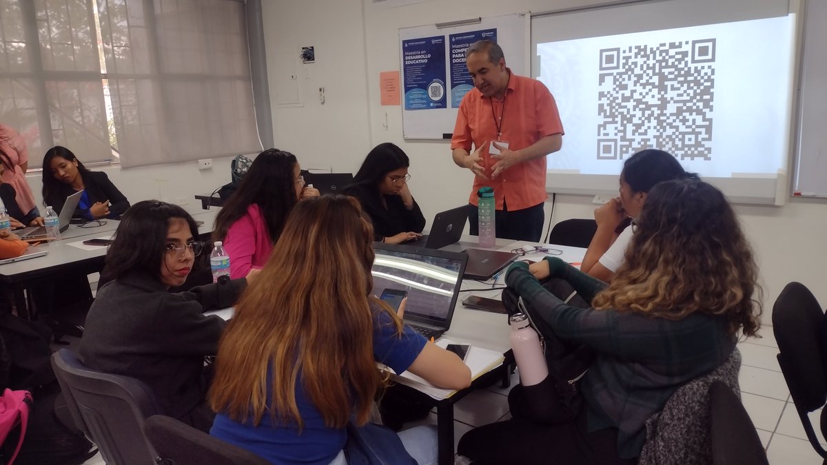 MarianaZugar's tweet photo. Lxs @TMejoredu hemos tenido la oportunidad de compartir talleres con maestras, maestros y estudiantes normalistas de diversas entidades federativas. Ver su dedicación y compromiso es inspirador. Aquí en Chihuahua.
#DíaDelMaestro
#MEJOREDU
#CertezaLaboral https://t.co/GmUjfFRZnI