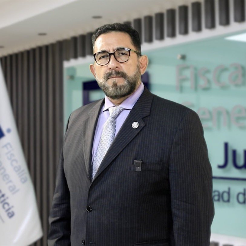 ツ ⓜⓘⓜⓘ (@mimi_mx01) on Twitter photo No pues ya los sh¡ngaron morelenses… ahí les va la lacra corrupta de <a href="/UlisesLaraLopez/">Ulises Lara López</a> a la fiscalía‼️
Ya la salvó el violín corrupto de <a href="/cuauhtemocb10/">Cuauhtémoc Blanco</a> de robo y acoso… pero que se cuide Uriel Carmona, el cboso Lara le va a buscar ropa sucia, cajón por cajón de la <a href="/Fiscalia_Mor/">FISCALIA MORELOS</a> No pues ya los sh¡ngaron morelenses… ahí les va la lacra corrupta de <a href="/UlisesLaraLopez/">Ulises Lara López</a> a la fiscalía‼️
Ya la salvó el violín corrupto de <a href="/cuauhtemocb10/">Cuauhtémoc Blanco</a> de robo y acoso… pero que se cuide Uriel Carmona, el cboso Lara le va a buscar ropa sucia, cajón por cajón de la <a href="/Fiscalia_Mor/">FISCALIA MORELOS</a>