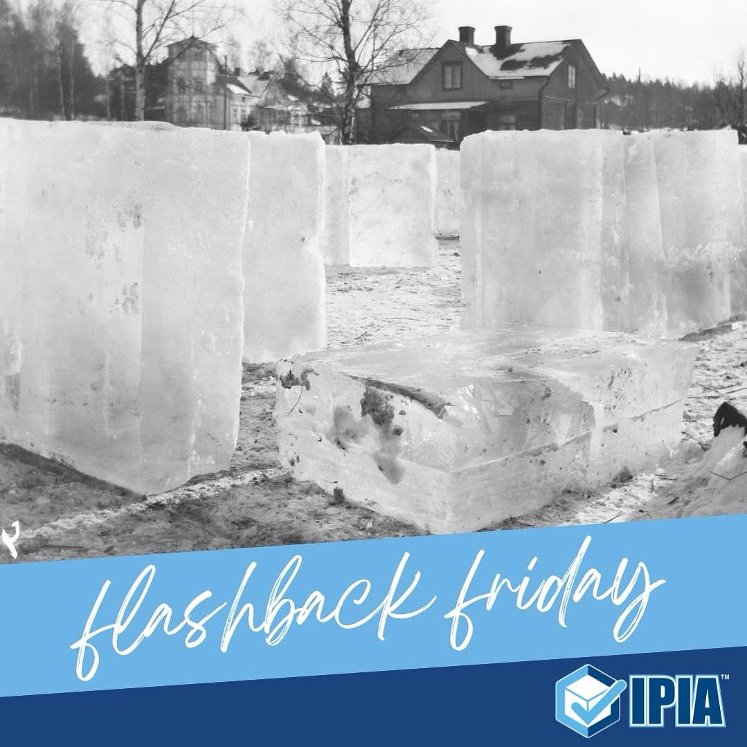IceIsFood's tweet image. #FlashbackFriday 🧊🚉  This historical image shows ice cubes at Oulunkylä Station in Helsinki, Finland, waiting for rail transport - a glimpse into the early days of ice distribution in Northern Europe.

#IceIsFood #SafeIce #IceHistory #Helsinki #Finland