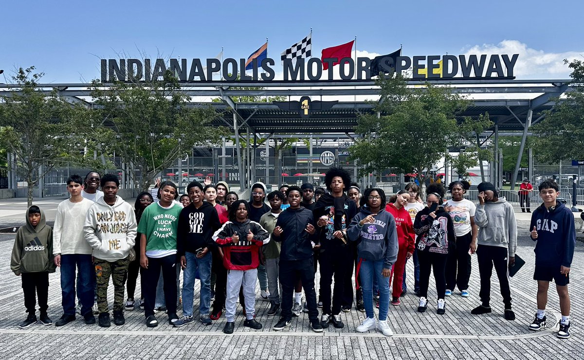 MrKennedyFCV's tweet photo. Ms Murff’s Automation &amp; Robotics classes took a trip to community partner @DallaraGroup in Speedway to see use of robotics in carbon fiber monocoque manufacturing.  Seeing some of the bump day action from the big screens at the track while eating lunch was fun too! @BelzerBears https://t.co/hxx8FzaIA8