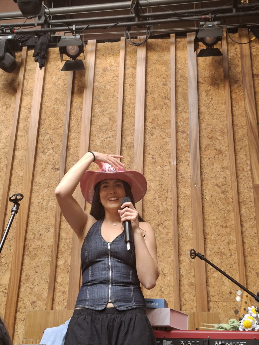 LupitaRI07's tweet photo. Algunas de las fotitos que tome de Chiara en México 🥰
#LLRTMexico
#ChiaraOliverEnMéxico https://t.co/xYLruE4trm