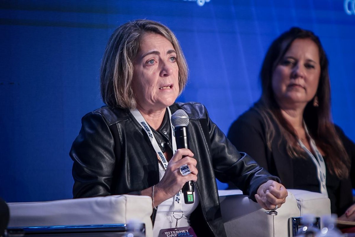 <a href="/lacha/">lacha</a> <a href="/maramistom/">Mara Misto macias</a> <a href="/BancoCentral_AR/">BCRA</a> <a href="/alelavore/">AlejandraLavoreBourg 🇦🇷⭐️⭐️⭐️🇦🇷</a> <a href="/OEA_oficial/">OEA</a> <a href="/PoliciaCiudadBA/">Policía de la Ciudad</a> <a href="/horacioazzolin/">Horacio Azzolin</a> 💬| <a href="/maramistom/">Mara Misto macias</a> (<a href="/BancoCentral_AR/">BCRA</a>): "Hoy todo va por internet, desde un celular se hacen pagos, transferencias, compras. Ya no podemos controlar todo: tenemos que proteger lo más crítico para la organización, para los usuarios y clientes".