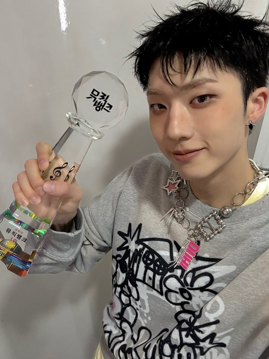 tinyeosang tweet picture